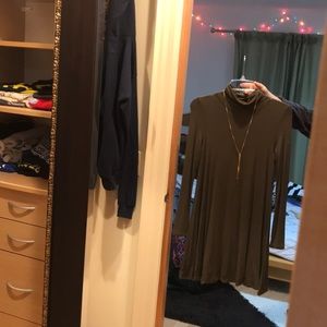 Lulu’s Turtleneck dress AND necklace package!!